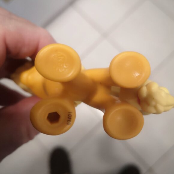 A collection of 5 Various My Little Pony Figurines + 1 Brush Approximate 3" Tall - Picture 9 of 9